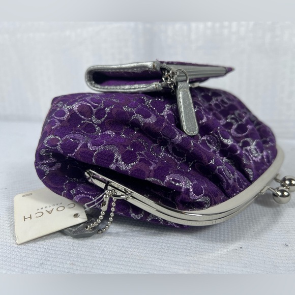 NWT Coach Kisslock Clutch / Wristlet with Matching Cardholder - Picture 7 of 16